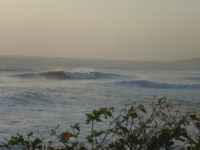 Right hander wave at Jialeshuii, Kenting, Taiwan - Laybacktravel