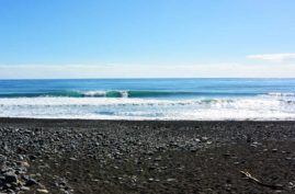 Surfer @ Donghe Beach Break