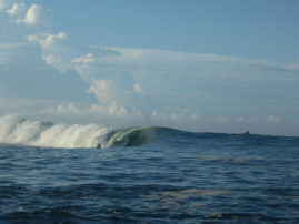 Big swell @ Samoa Layback Travel