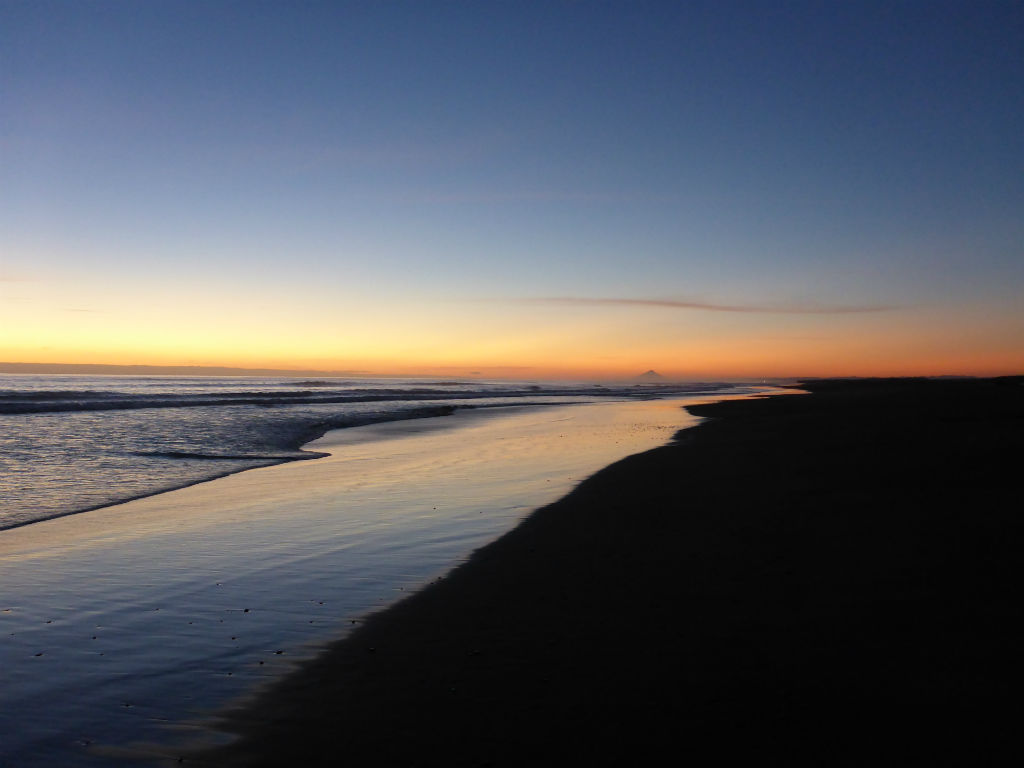 Sunset Beach, New Zealand - Layback Travel