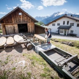 Enlain Ammann Holz Surfboard Workshop Werkstatt Laax Laybacktravel