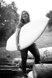 Enlain Malte Vogt Holzsurfboard Girl Laybacktravel